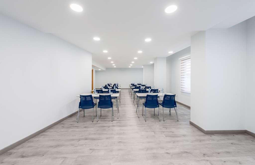 Hotel Elche Centro , Affiliated By Melia Facilities photo