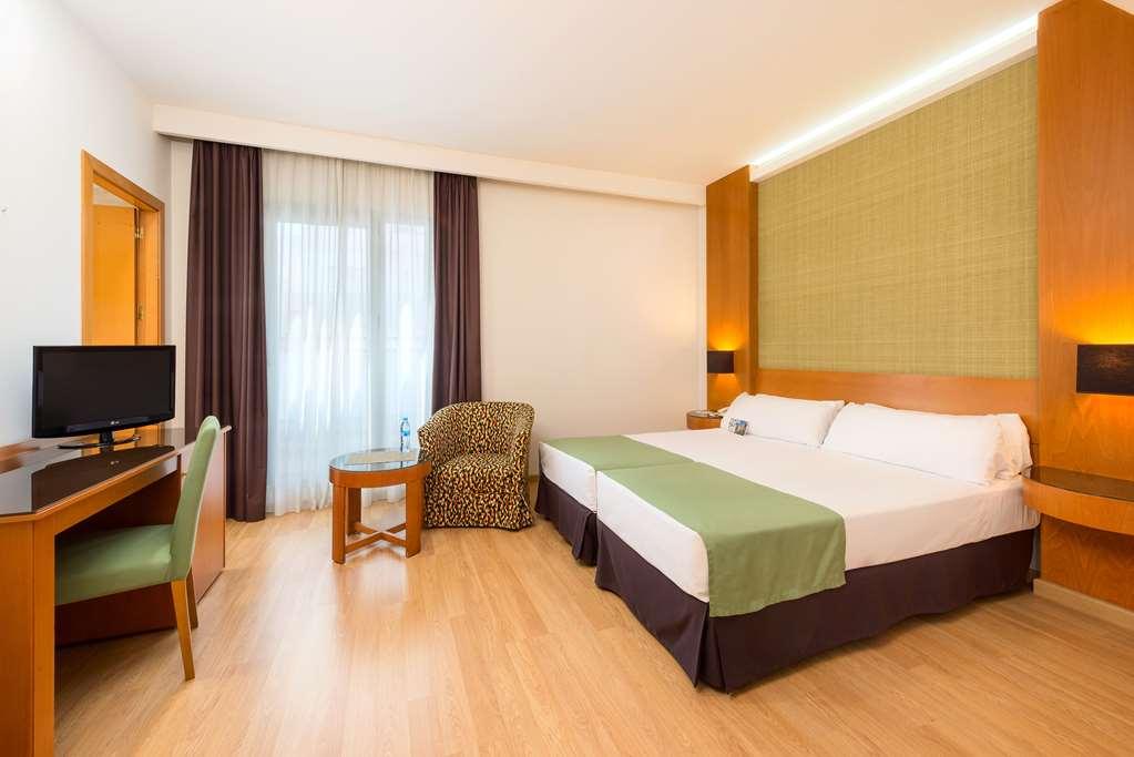 Hotel Elche Centro , Affiliated By Melia Room photo